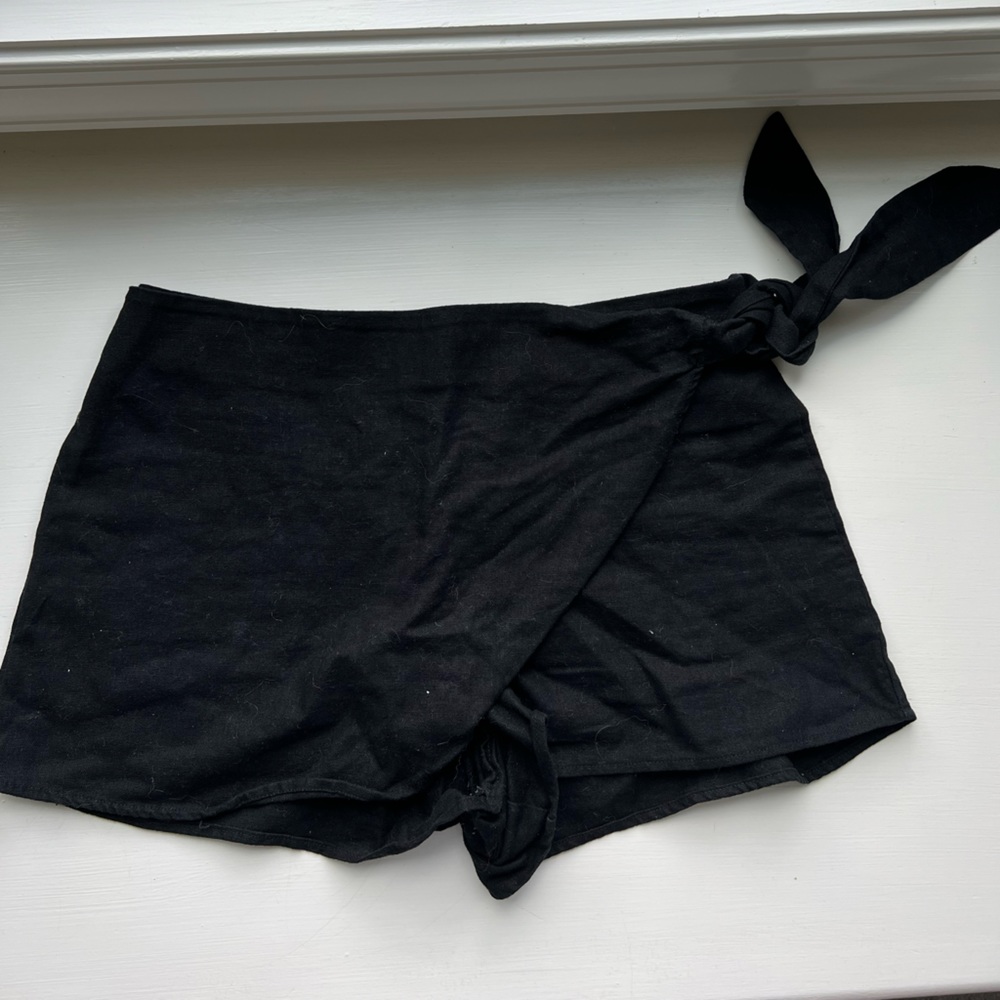 Nordstrom black linen wrap shorts sz Medium